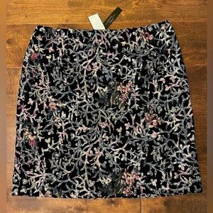 Tahari NWT Velvet Floral Embroidered Skirt